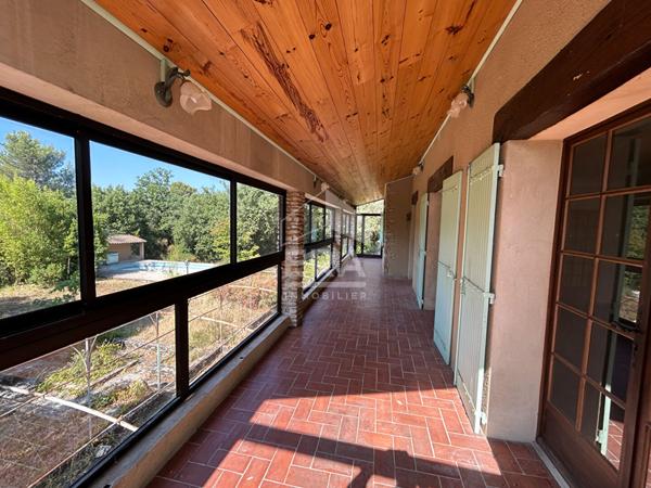 Maison Carpentras 7 pièces - 5 chambres - 214m² - Garages - Jardin