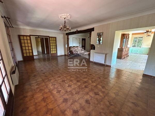 Maison Carpentras 7 pièces - 5 chambres - 214m² - Garages - Jardin