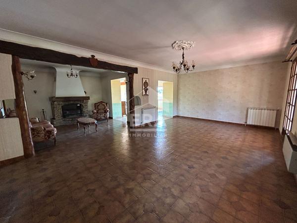 Maison Carpentras 7 pièces - 5 chambres - 214m² - Garages - Jardin