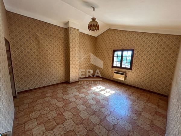 Maison Carpentras 7 pièces - 5 chambres - 214m² - Garages - Jardin