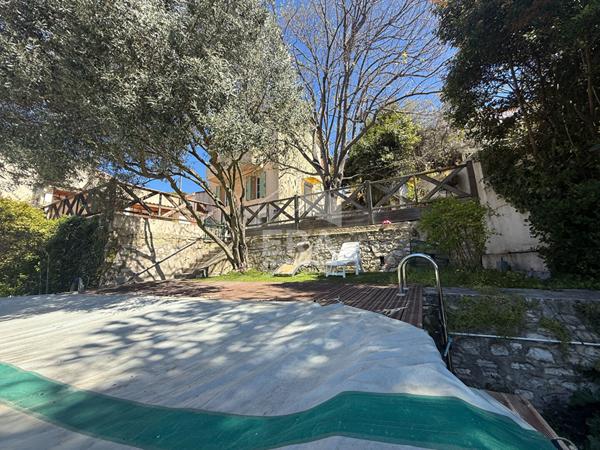 Les Pennes Mirabeau - Maison de 78 m2  + studio de 20m2sur 931m2