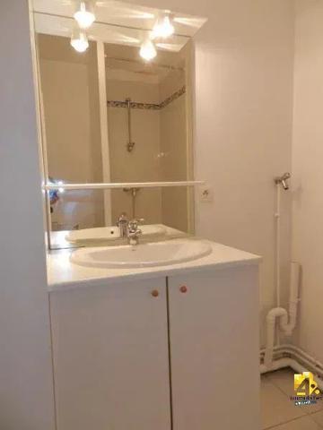 EXCLUSIF  STUDIO BALCON PARKING