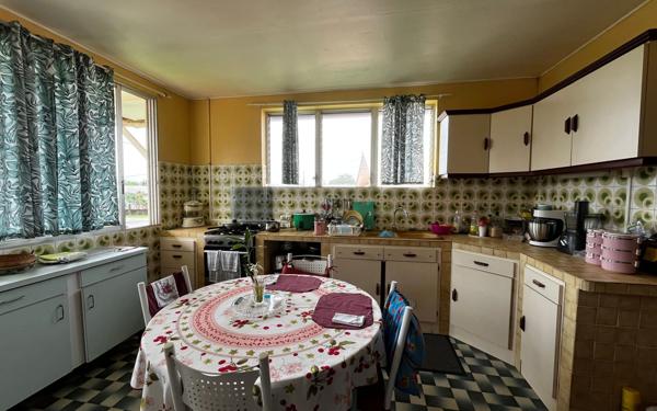 Maison à vendre    6 pièces •  Remire-Montjoly