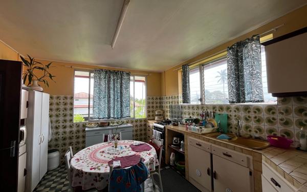 Maison à vendre    6 pièces •  Remire-Montjoly