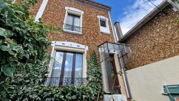 Maison Mantes La Jolie de 3chambres avec dépendance et 310m² de terrain