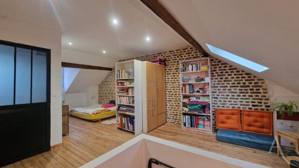 Maison Mantes La Jolie de 3chambres avec dépendance et 310m² de terrain