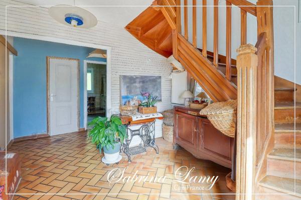 Maison à vendre 6 pièces MONTMORT LUCY (51) - terrain 8370m² - Confort plain-pied