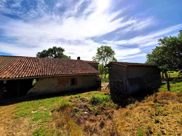 Corps de ferme à aménager avec dépendances et plus de 7 000 m² de terrain  Plaisance-du-Gers