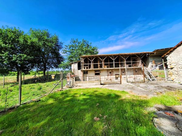 Corps de ferme à aménager avec dépendances et plus de 7 000 m² de terrain  Plaisance-du-Gers