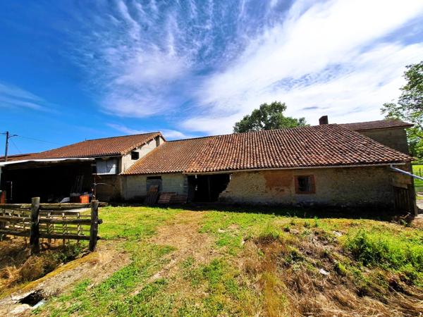 Corps de ferme à aménager avec dépendances et plus de 7 000 m² de terrain  Plaisance-du-Gers