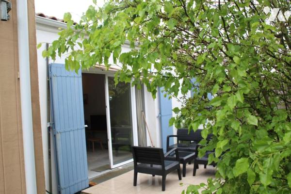 LAGORD/LA ROCHELLE, JOLIE MAISON DE PLAIN PIED DE TYPE 3 AVEC GARAGE ET JARDIN