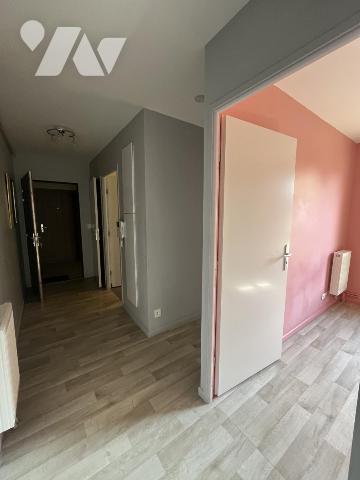 SECLIN, Joli F3 dans résidence résidence récente, parking privatif. 