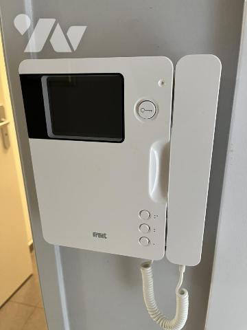 SECLIN, Joli F3 dans résidence résidence récente, parking privatif. 