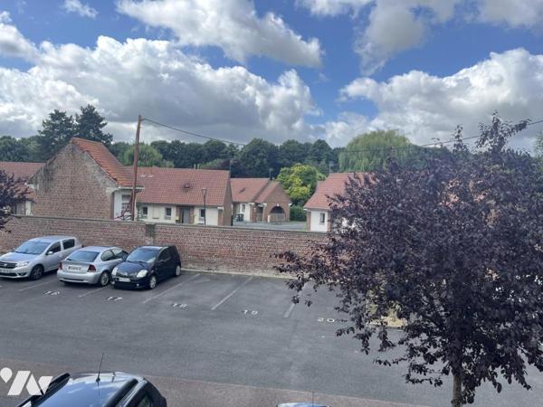 SECLIN, Joli F3 dans résidence résidence récente, parking privatif. 