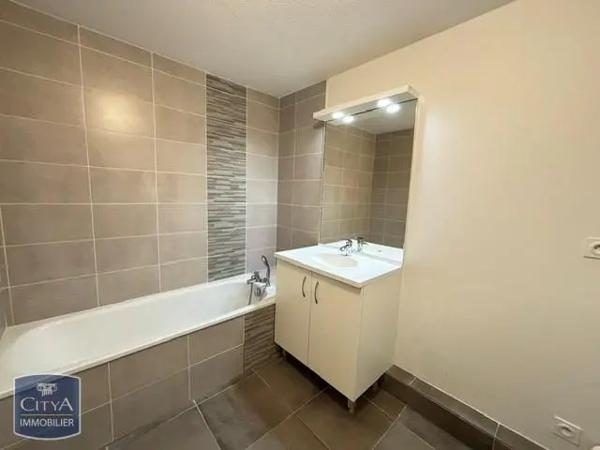 Appartement à louer 3 pièces 57.89m² Cluses (74300)