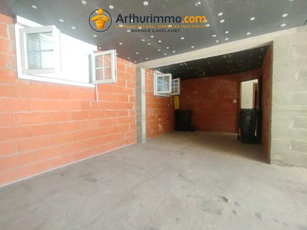 Vente                                                      Maison
                        
                     8 pièces                      167 m2                     à Foix