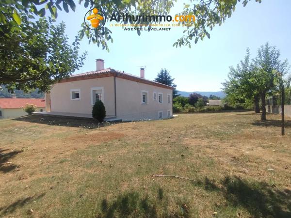 Vente                                                      Maison
                        
                     8 pièces                      167 m2                     à Foix