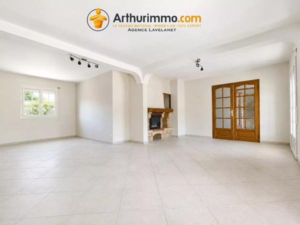 Vente                                                      Maison
                        
                     8 pièces                      167 m2                     à Foix