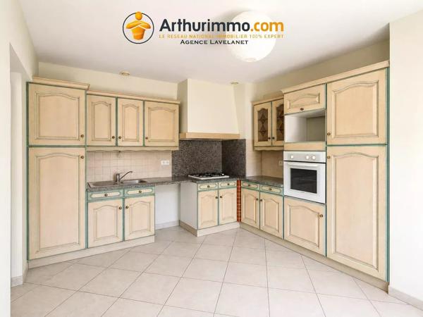 Vente                                                      Maison
                        
                     8 pièces                      167 m2                     à Foix