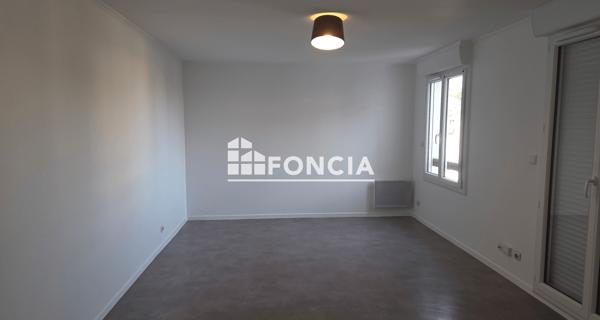 Location Appartement 3 pièces 65 m² - Voisins-le-bretonneux 78960