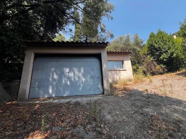 Vente                                                      Villa
                        
                     3 pièces                      120 m2                     à Lodève