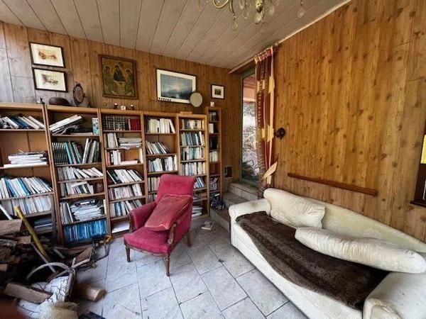 Vente                                                      Villa
                        
                     3 pièces                      120 m2                     à Lodève