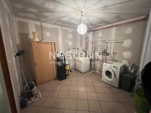 FAINS-VEEL - Maison de 105m² vaste séjour, deux chambres, jardin clos et garage.