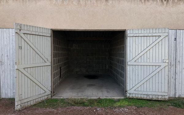 Stationnement à louer    12 m2 Nevers