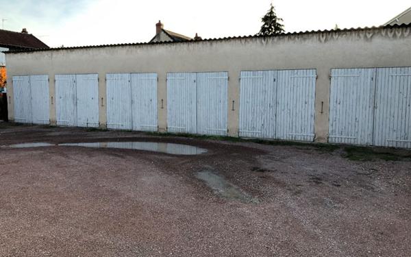 Stationnement à louer    12 m2 Nevers