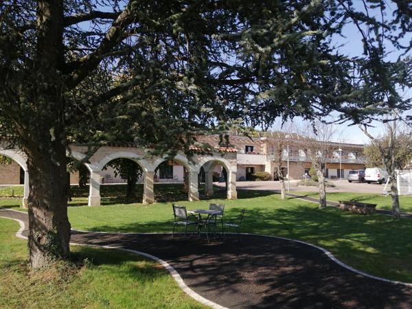INVESTISSEMENT LOCATIF  Macon  Résidence Seniors Residence Camille Claudel - 8,08% de rentabilité