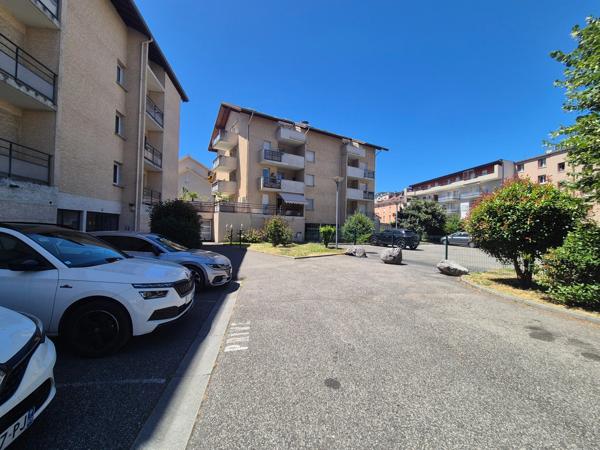 EMPLACEMENT N°1 • T2 Lumineux avec Terrasse de 12 m² – Idéal Premier Achat & Investissement !