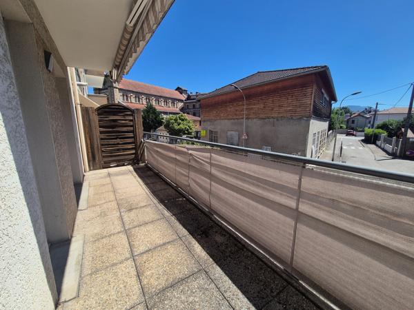 EMPLACEMENT N°1 • T2 Lumineux avec Terrasse de 12 m² – Idéal Premier Achat & Investissement !
