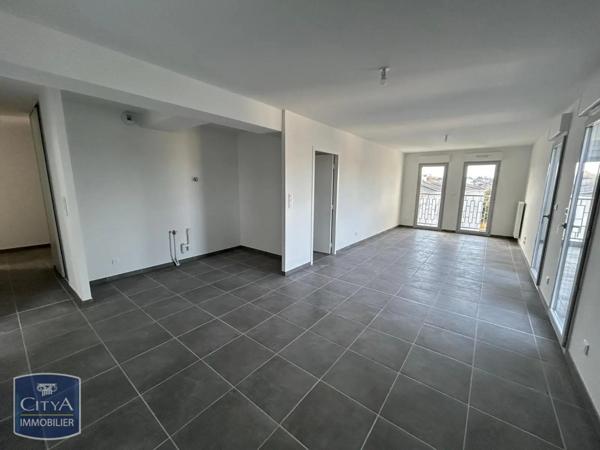 Appartement à louer 3 pièces 75.8m²