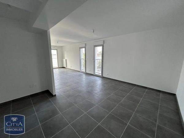 Appartement à louer 3 pièces 75.8m²