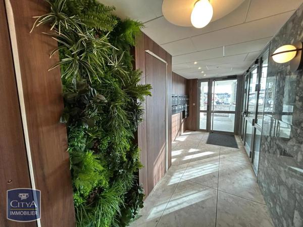 Appartement à louer 3 pièces 75.8m²