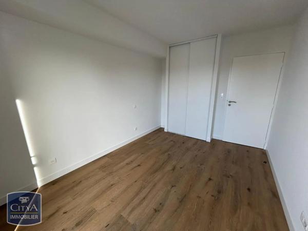 Appartement à louer 3 pièces 75.8m²