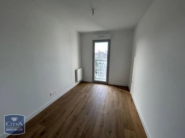 Appartement à louer 3 pièces 75.8m²