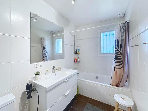 Maison de 6 pièces dans quartier résidentiel proche commodités