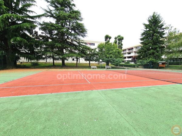Appartement 3 pièces + balcon + cave + parking + terrain tennis