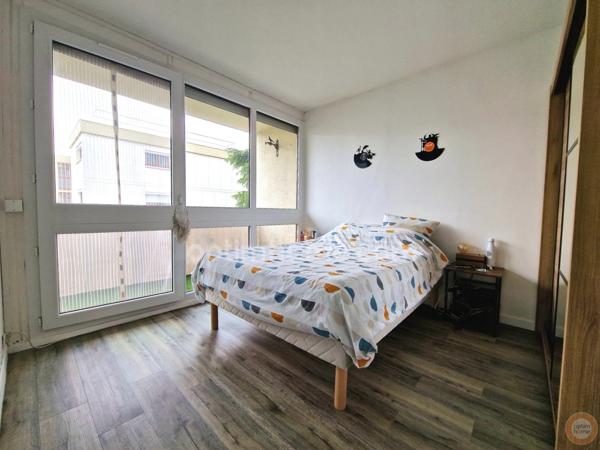 Appartement 3 pièces + balcon + cave + parking + terrain tennis