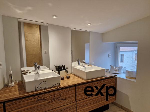 Maison familiale rénovée 5 ch. + bureaux – Soucieu-en-Jarrest, à 30 min de Lyon