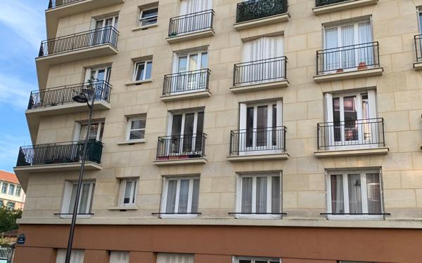 Appartement à vendre    3 pièces • 61,60 m2 Paris 15