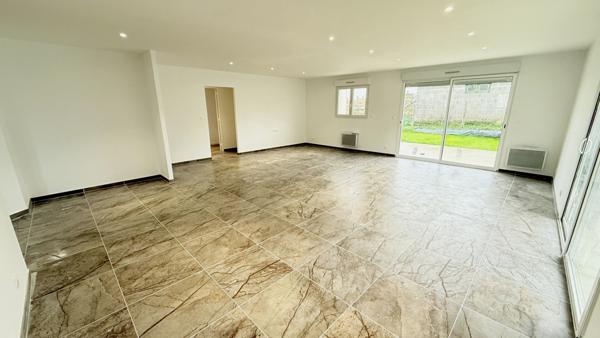 Maison Contemporaine 5 pièce(s) 102 m2 à CHANGE