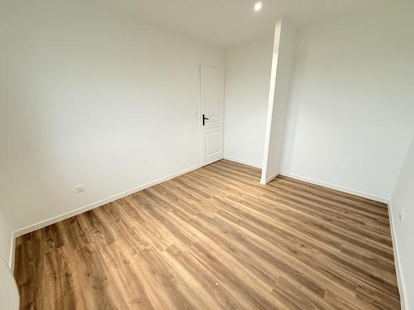 Maison Contemporaine 5 pièce(s) 102 m2 à CHANGE