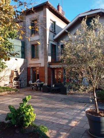 Feurs (42110) Maison bourgeoise avec caractère et élégance...