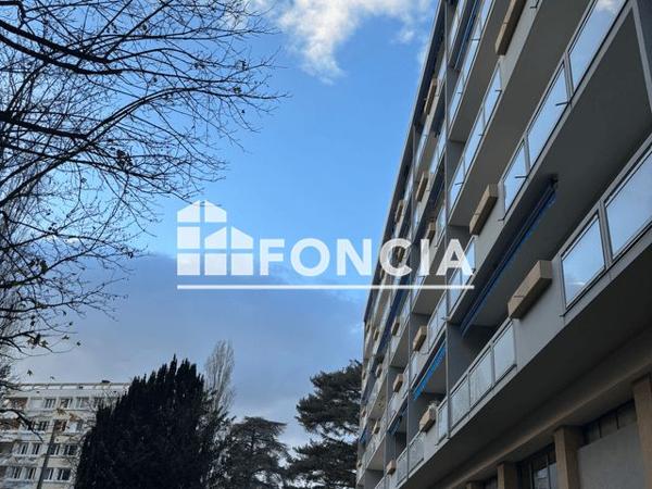 Location Appartement 4 pièces 77.3 m² - 6 CHEMIN DE CHARRIERE BLANCHE Ecully 69130