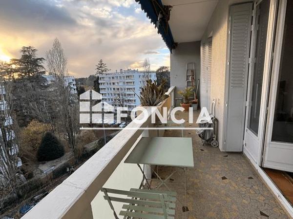 Location Appartement 4 pièces 77.3 m² - 6 CHEMIN DE CHARRIERE BLANCHE Ecully 69130