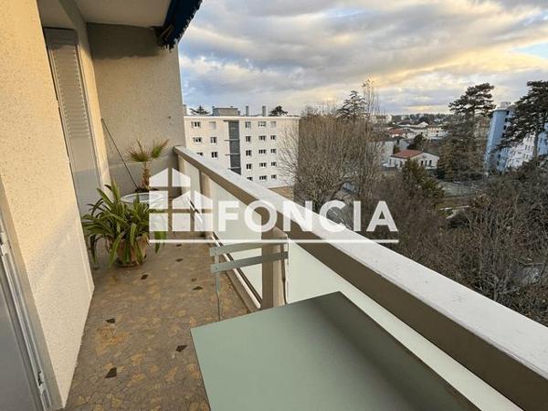 Location Appartement 4 pièces 77.3 m² - 6 CHEMIN DE CHARRIERE BLANCHE Ecully 69130