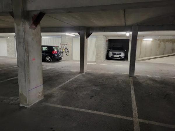 Parking / Box à louer à Bourg-Saint-Maurice (73700)