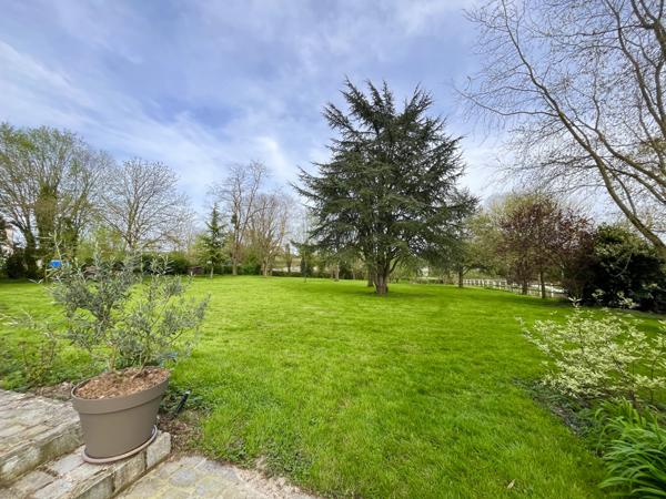 Coulommiers (77120) Authentique briarde constituée de deux habitations